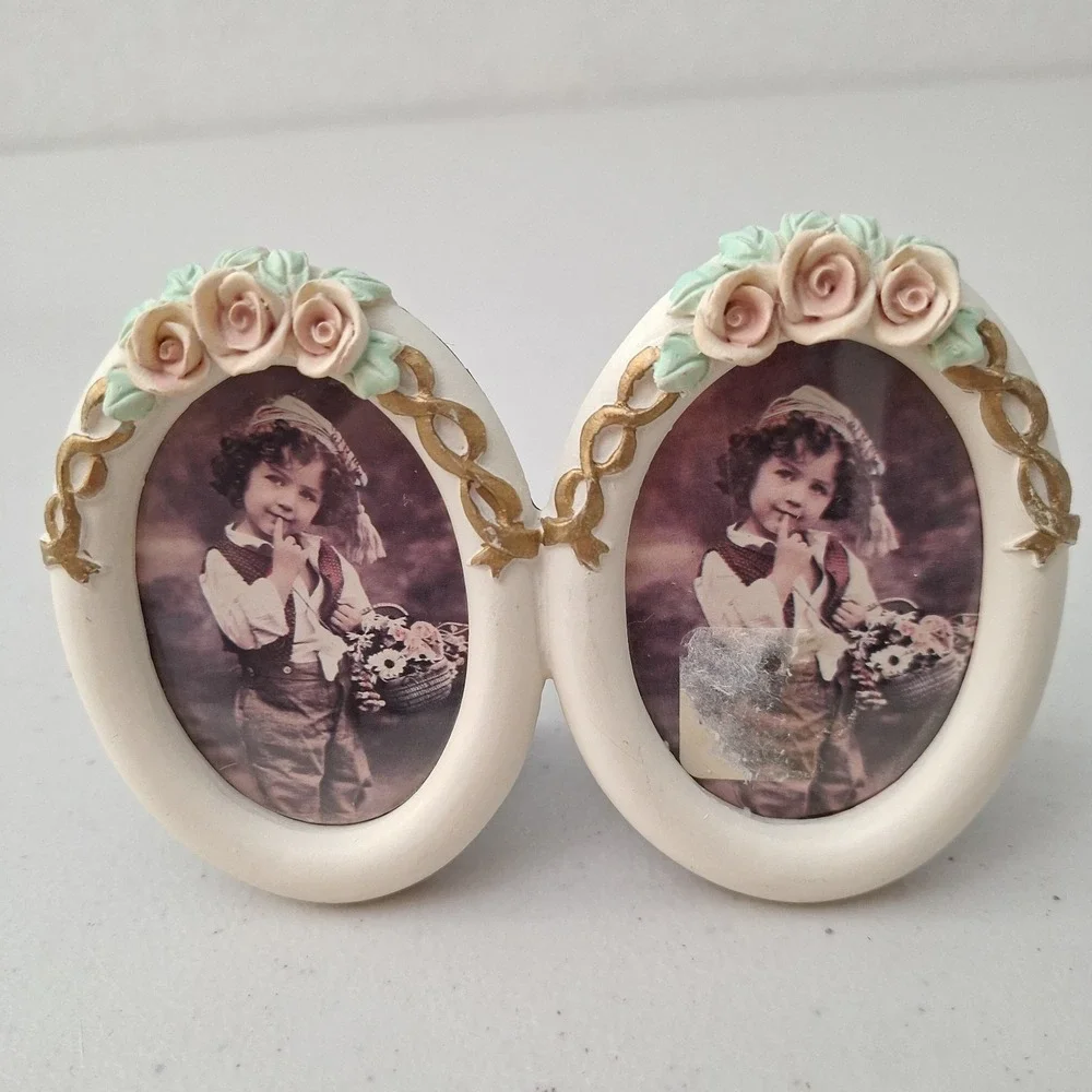 Vintage MCM Double Picture Frame Roses‎ Design Carved Wood TAIWAN 3.5